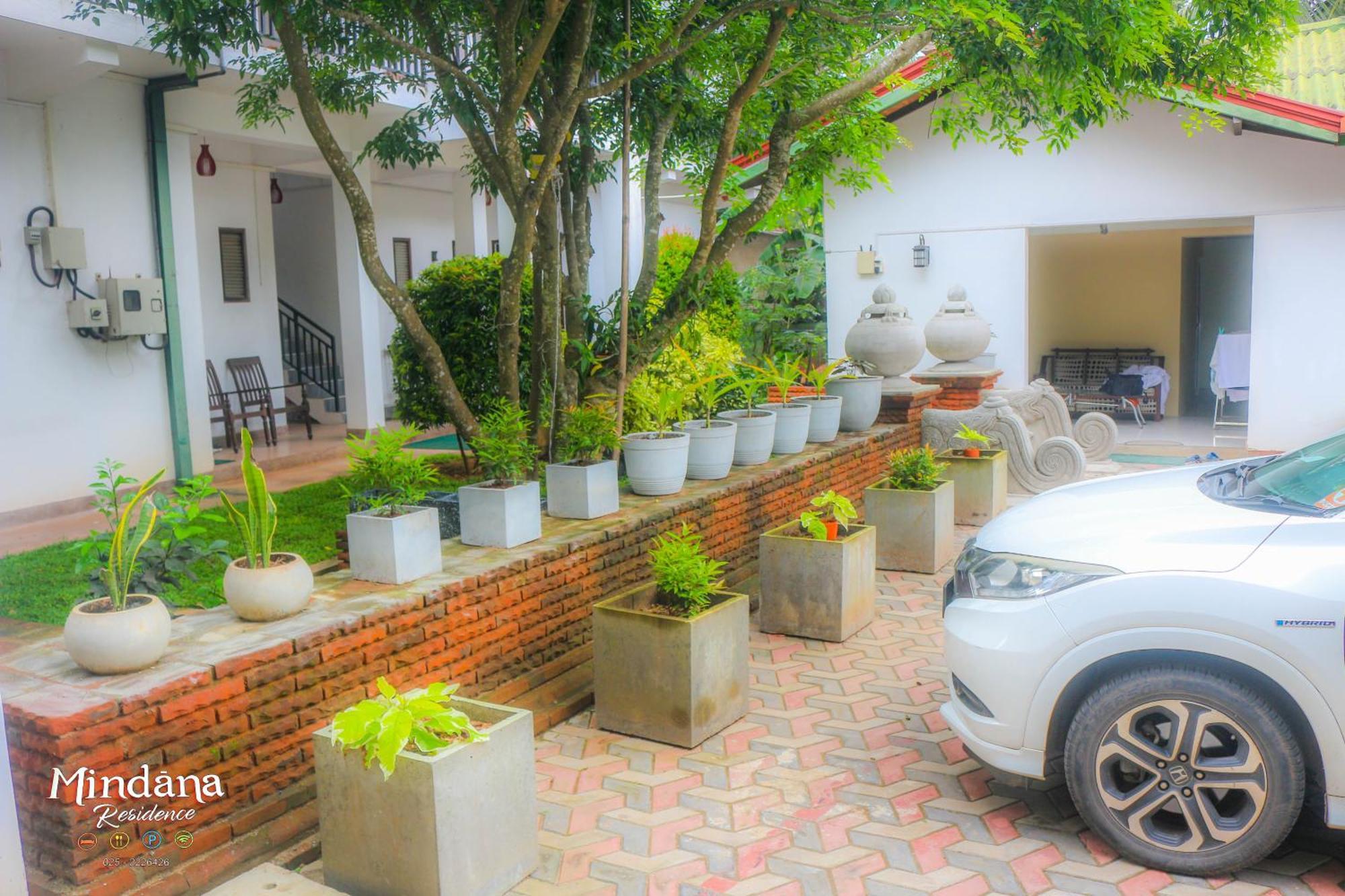 אנוראדפורה Mindana Residence מראה חיצוני תמונה