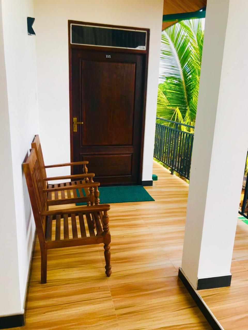 אנוראדפורה Mindana Residence מראה חיצוני תמונה