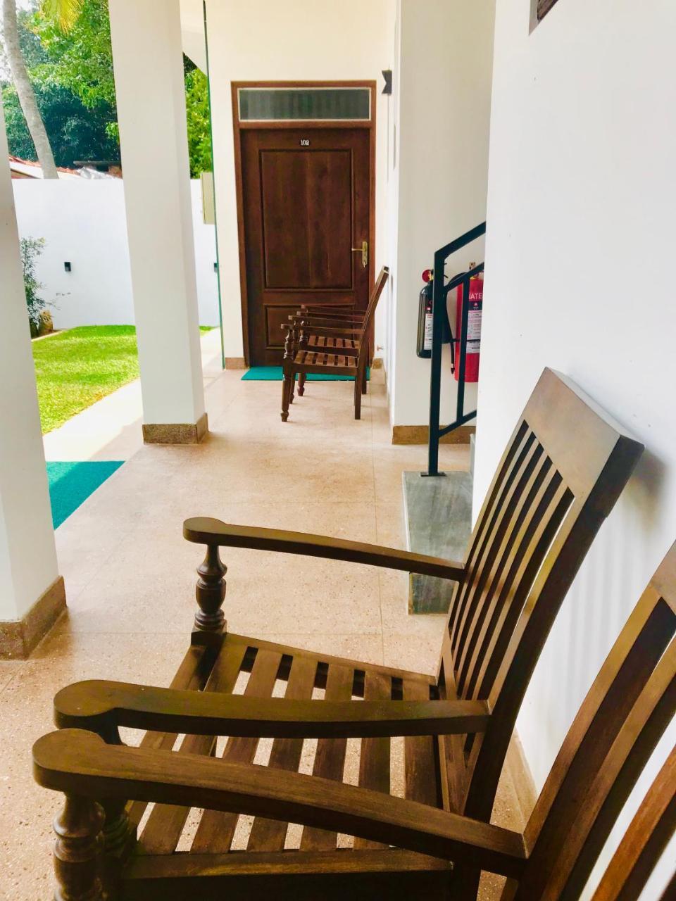 אנוראדפורה Mindana Residence מראה חיצוני תמונה
