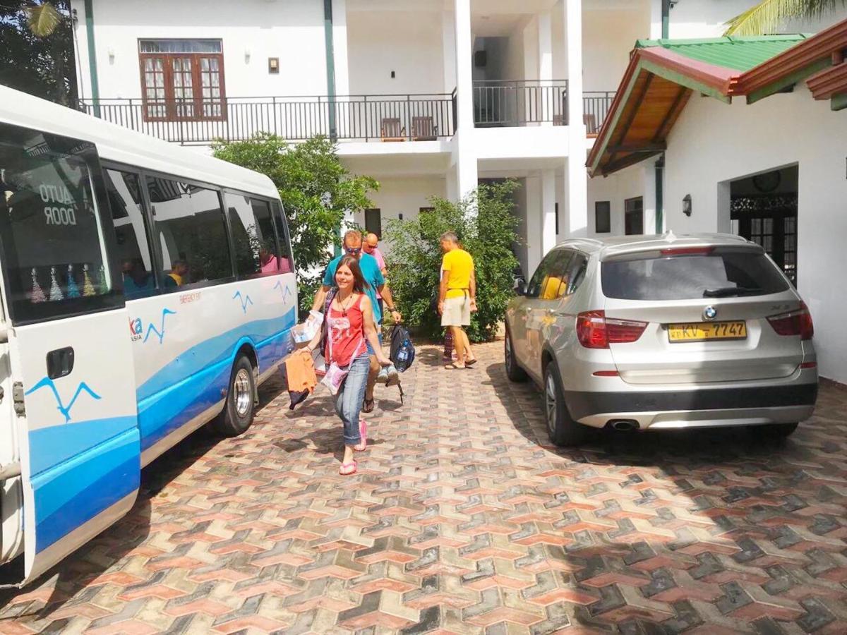 אנוראדפורה Mindana Residence מראה חיצוני תמונה